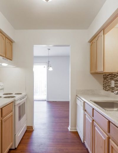 cranbrook-centre-apartments-for-rent-in-southfield-mi-gallery-8